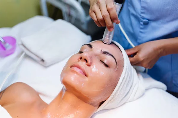 Hydrafacials